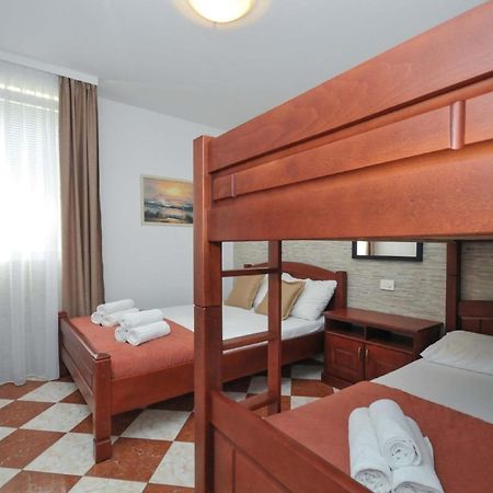 Ferienwohnung Fuer 4 Personen Ca 55 M In Budva, Adriakueste Montenegro Kueste Um Budva Exterior foto